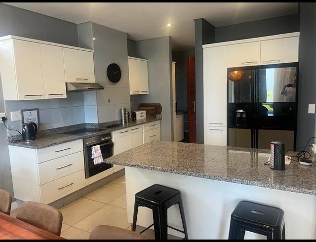 3 BEDROOM APARTMENT FOR SALE IN UMHLANGA CENTRAL
